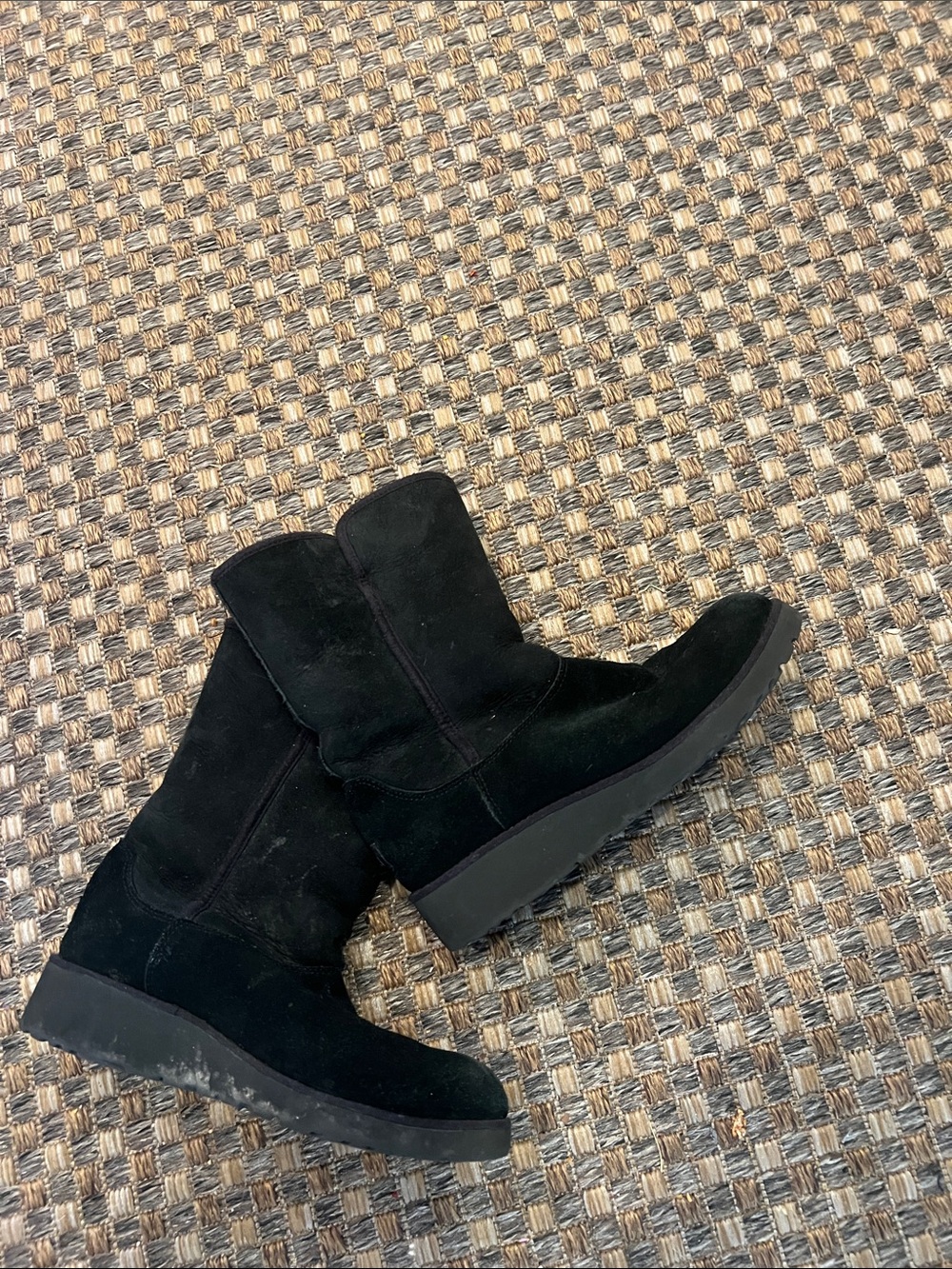 UGG size 8 Black Suede Mid-Calf Heeled Boots